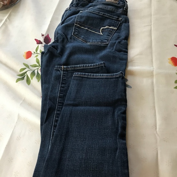 Size 8 hollister jeans - Picture 2 of 4